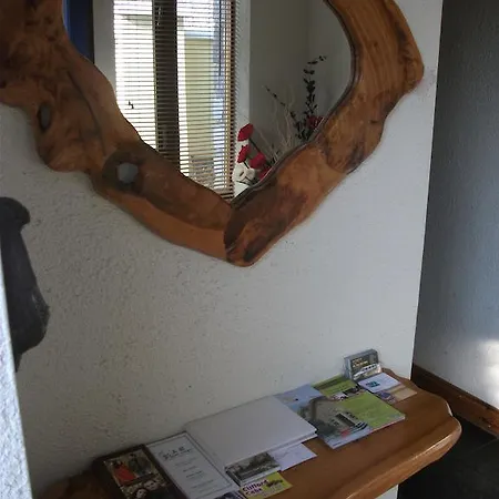 Πανσιόν Clare Street 3*